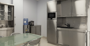 офисная кухня из нержавеющей стали