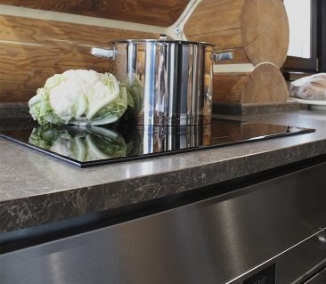 Кухня из металла AWELT в доме