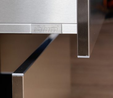 Фурнитура всесезонных кухонь